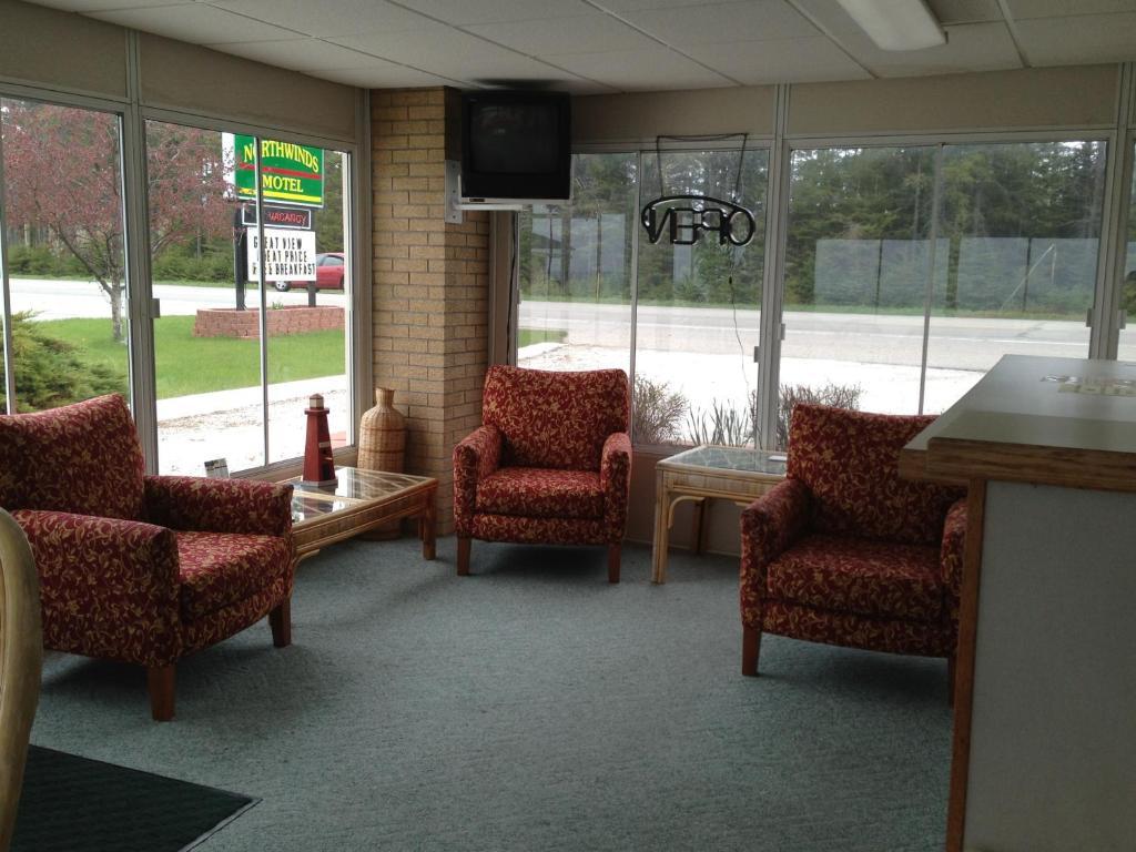 North Winds Motel Mackinaw City Exterior photo